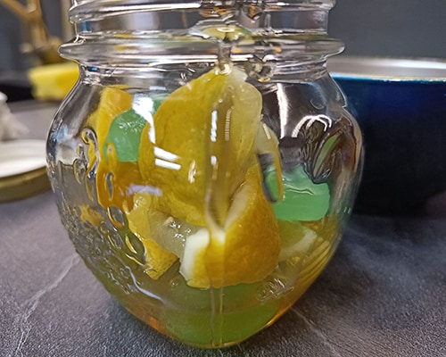 A citrus-and-honey keeping jar for heart and circulation